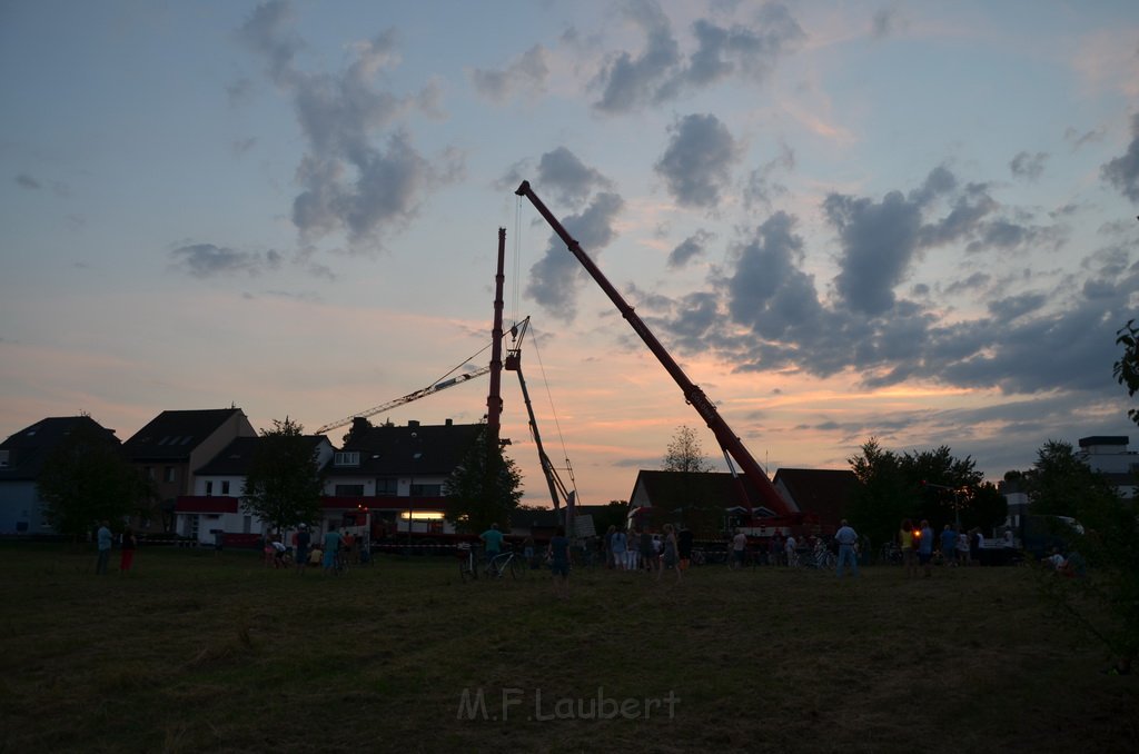 Kran drohte umzustuerzen Koeln Porz Zuendorf Hauptstr P139.JPG - Miklos Laubert